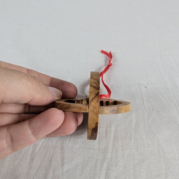 Wooden Nativity Scene Manger 3D Round Ornament Carved Vintage Unique Christmas - Picture 4 of 5